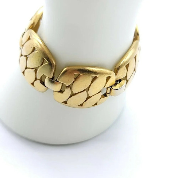 Crown Trifari Animal Print Wide Chunky Gold Tone - Picture 3 of 9